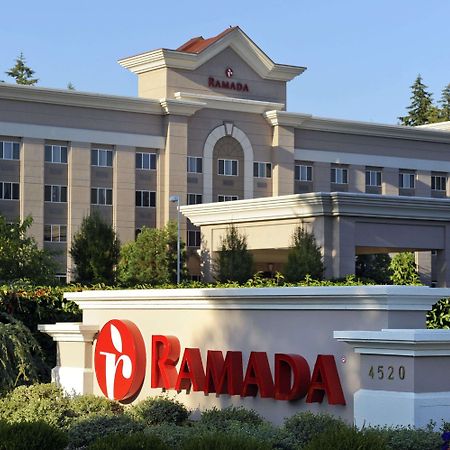 Ramada By Wyndham Olympia Hotel Екстериор снимка